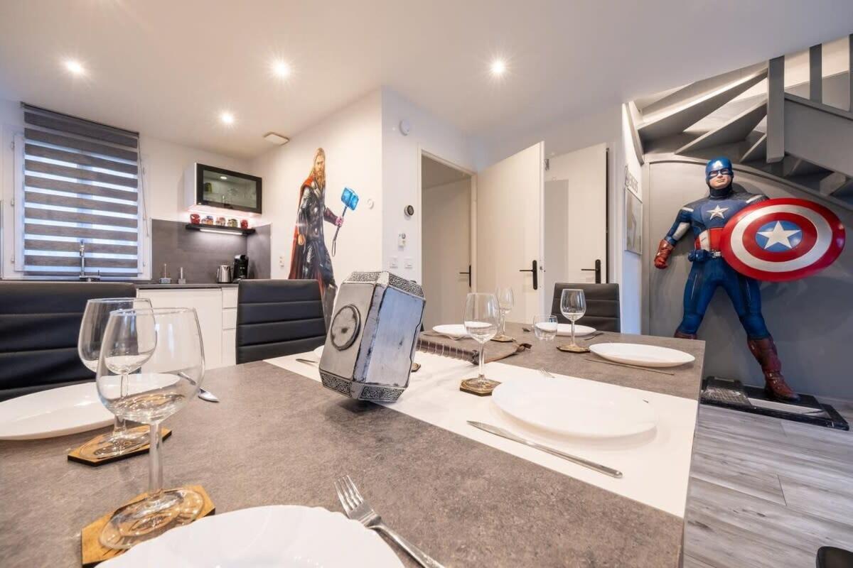 Disney Avengers Home มานี-เลอ-องเกรอ ภายนอก รูปภาพ